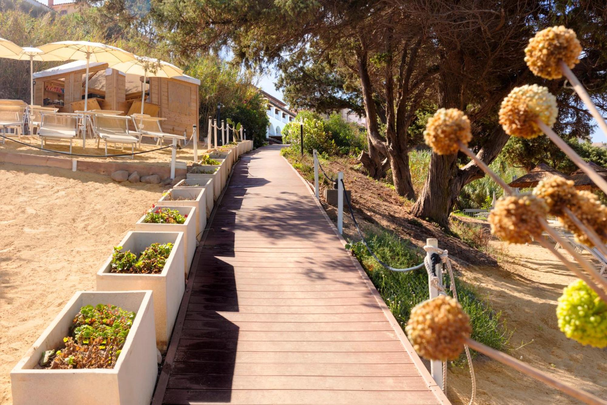 Hotel Moresco Santa Teresa Gallura Exterior foto